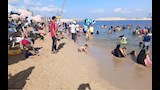 إقبال متوسط على شواطئ الإسكندرية 