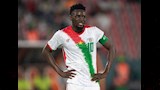 برتراند تراوري لاعب منتخب بوركينا فاسو (2)
