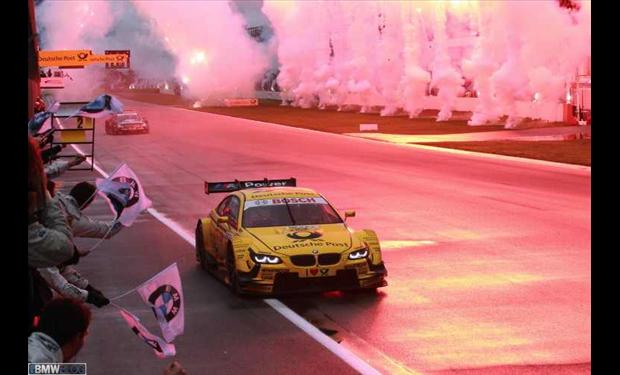 تيمو جلوك يهدى BMW لقب بطولة الصانعين لسباقات DTM