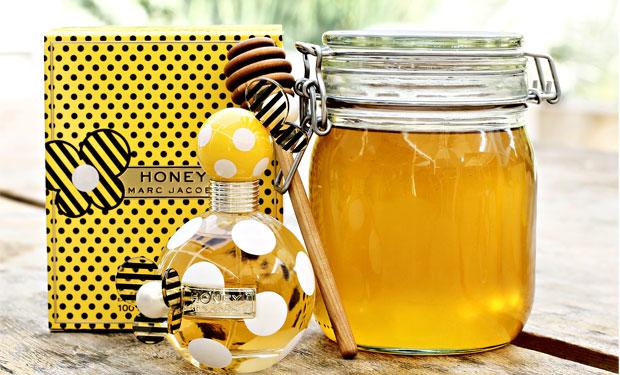 عطر Honey الجديد من Marc Jacobs: أنوثة منعشة برائحة الإجاص والعسل! 