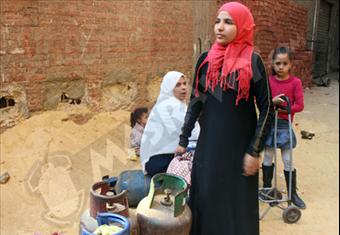 ''حنان''.. لو عاوز أنبوبة بوتاجاز لازم تغيب من المدرسة