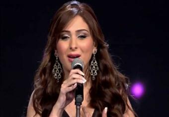 بعد أنغام.. فنانة تهاجم أفيخاي أدرعي: على مين عم تضحك