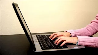 "ذبح الخنزير".. نصب واحتيال على فيسبوك يبدأ برسائل ودية