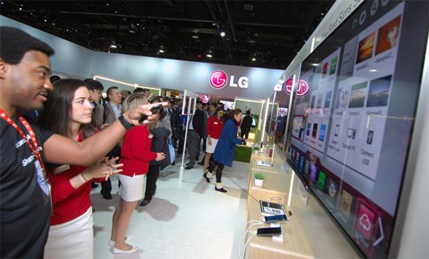 شاهد: منتجات LG في معرض CES 2013 بلاس فيجاس