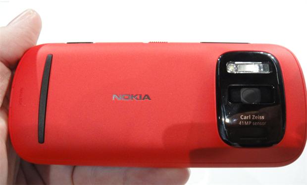 نوكيا تستعرض إمكانيات كاميرا Nokia 808 الرائعة