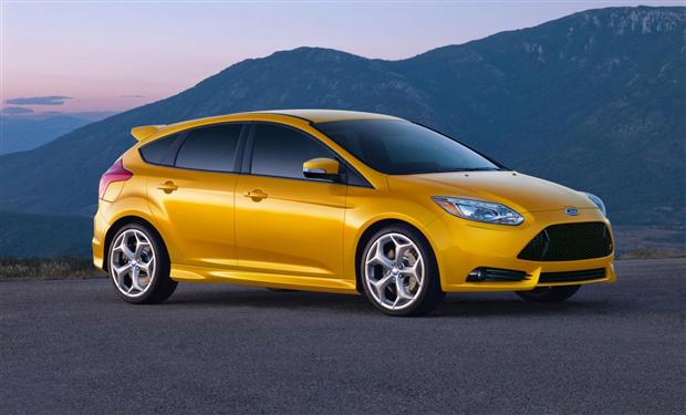 فورد تزيح الستار عن الموديل الرياضي Focus ST الجديد