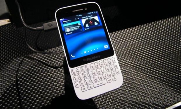 Blackberry Q5 هاتف جديد بنظام بلاكبيري 10