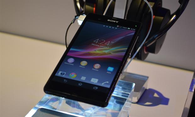 سوني تستعرض إمكانيات الهاتف العملاق Xperia Z