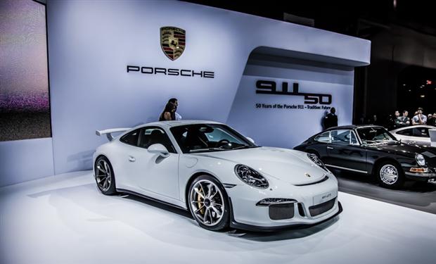 بورشه 911 GT3 .. سيارة سباقات للطرقات 