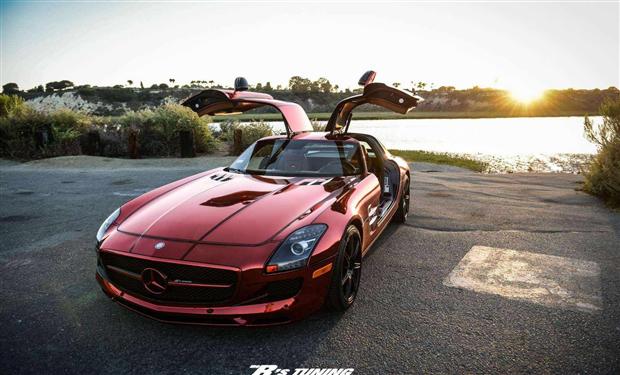 مرسيدس بنز SLS AMG نسخةIron man