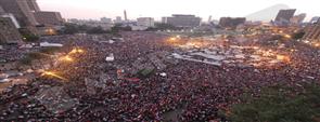 التحرير يمتلئ بالمتظاهرين بعد وصول مسيرات تفويض السيسي