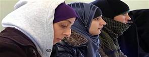 فرنسا تبحث توسيع حظر ارتداء الحجاب ليشمل الجامعات