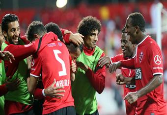 بالفيديو.. الأهلي يعزز صدارته للدوري الإماراتي برباعية في دبي