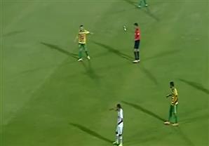 تصرف غير أخلاقي يكلف لاعب الشبيبة الطرد أمام الزمالك