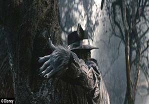 صور جديدة لأحدث أفلام جوني ديب '' into the woods'' 