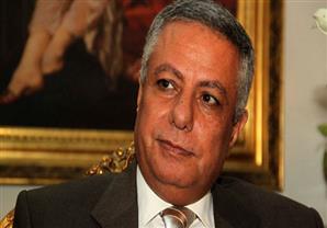  طلاب بحلوان يستقبلون وزير التعليم بالقفز هرباً من أسوار المدرسة إلى الشارع