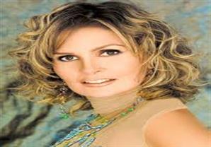 "يسرا" تتعرض لموقف محرج علي الهواء فى حفل افتتاح "القاهرة السينمائي"