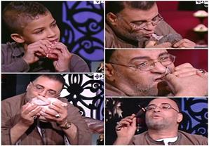 بالفيديو..أبّ مصري تزوج 62 امرأة ويأكل وأبناءه الفحم المشتعل والزجاج 