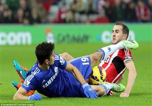 كوستا يعتدي على مدافع سندرلاند