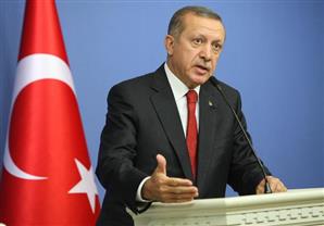 أردوغان يطبق حظر التدخين بنفسه في احد شوارع اسطنبول