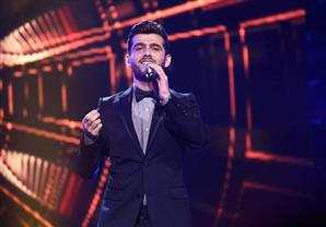 أحلام تغني بالكردية وتمنح عمار الكوفي الكارت الماسي في ''Arab Idol''