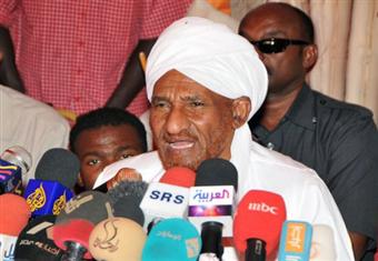 الصادق المهدي: استمرار تعليق عضوية مصر بالاتحاد الأفريقي خطأ كبير