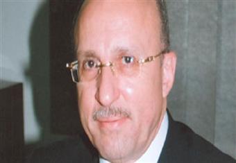 وزير الصحة يبحث حل مشاكل الأطباء ويلتقي ''الصيادلة'' غداً