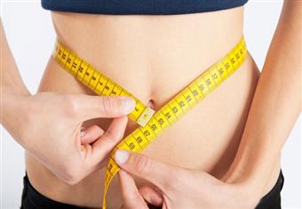 دراسة طبية: تناول أسماك السالمون والجوز تساعدك للحصول على خصر نحيل 