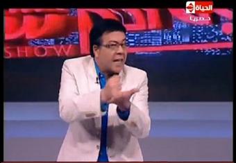 بالفيديو.. أحمد آدم مُقلدًا ''جماهير'': ''باسم طلع ألدغ''