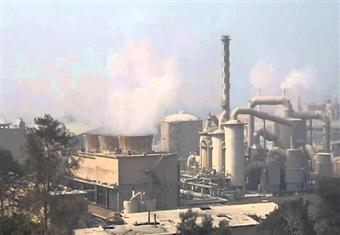 عمال ''أبو زعبل للأسمدة'' يعلقون اعتصامهم حتى 10 إبريل