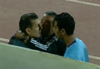 بالفيديو.. سعفان يشتبك مع ميدو لفظيا في مباراة الإسماعيلي والزمالك