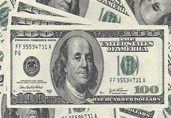 الدولار يصل لأعلى سعر في 300 يوم أمام الجنيه في البنوك 