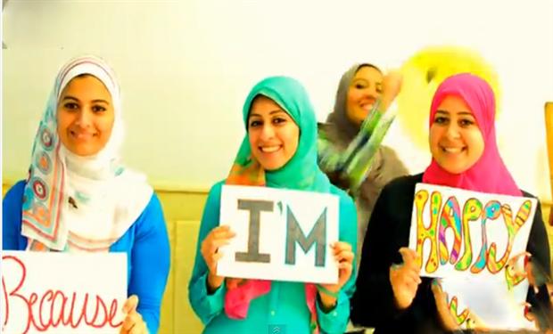 طلاب هندسة عين شمس يحتفلون على أنغام "Happy"