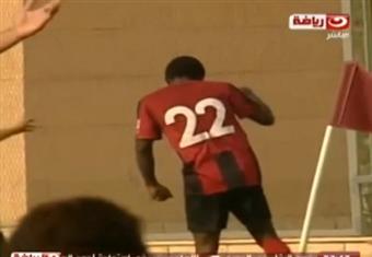 لاعب الداخلية "لاما كولين" يحتفل بهدفه في مرمى الرجاء على الطريقة الإفريقية