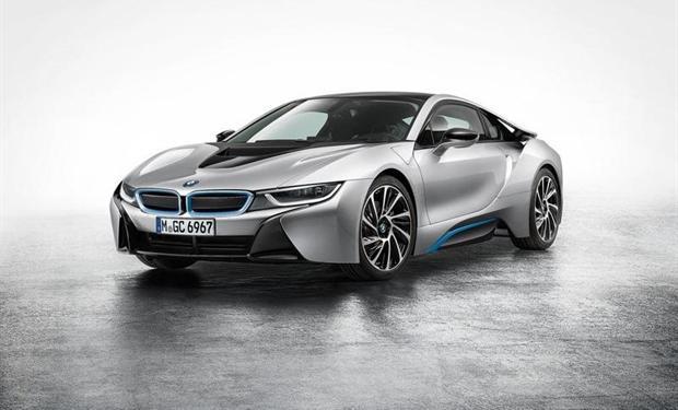 BMW – I8 الرياضية الهجينة تصل الامارات بأسعار مثيرة للجدل 