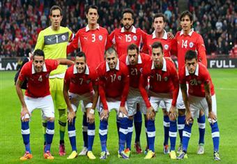 ثلاثة مشجعون في استقبال المنتخب التشيلي بالبرازيل قبل المونديال