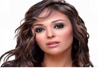 داليا البحيري: السيسي لديه نزعة دينية وربنا يعينه على الشعب