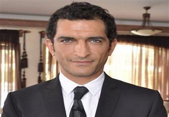 عمرو واكد ضابط شرطة فاسد في ''أهل إسكندرية''