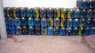 ضبط 65 طن زيت سيارات معاد تدويره قبل طرحه بأسواق البحيرة 