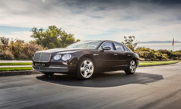 بنتلي تزود أيقونتها Flying Spur بمحرك ثماني الأسطوانات