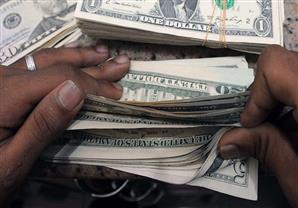 الدولار يواصل الاستقرار أمام الجنيه في عطاء المركزي الـ250