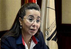 وزيرة التضامن توزع 324 ألف جنيه على متضرري حريق شبرا
