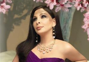 إليسا تسقط على المسرح في حفل رأس السنة بدبي