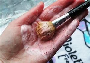 8 استخدامات لبلسم الشعر لن تتوقعيها