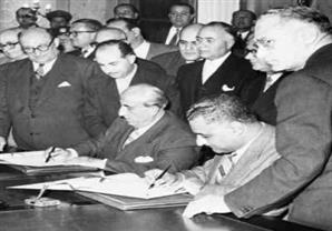 22 فبراير 1958 . توقيع ميثاق الوحدة العربية بين مصر و سوريا