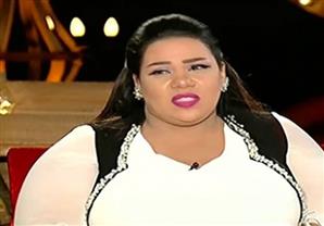 مذيعة نفسنة:  "العانس بكرامتها أحسن من المطلقة اللى خدت بـالشلوت"  