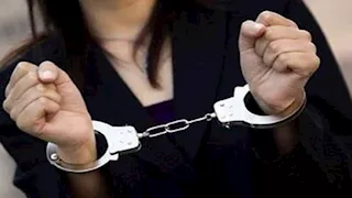  ضبط مديرة كيان تعليمي وهمي لاتهامها بالنصب على المواطنين بالقاهرة