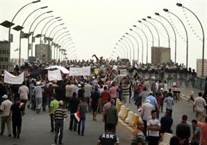 إعادة فتح جسر رئيسي في وسط بغداد مع عودة الهدوء إلى ساحات الاحتجاج