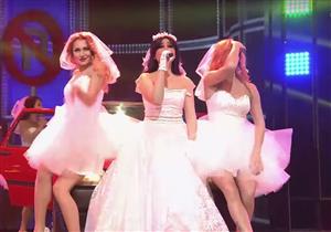 فتيات "ستار أكاديمي" يحطمن سيارة بعد انتهاء أغنية لـ"هيفاء وهبي" - فيديو