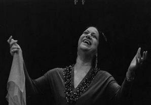 تسجيل نادر.. أم كلثوم تغنى ”ياليلة العيد“ في حضرة الملك فاروق 1944